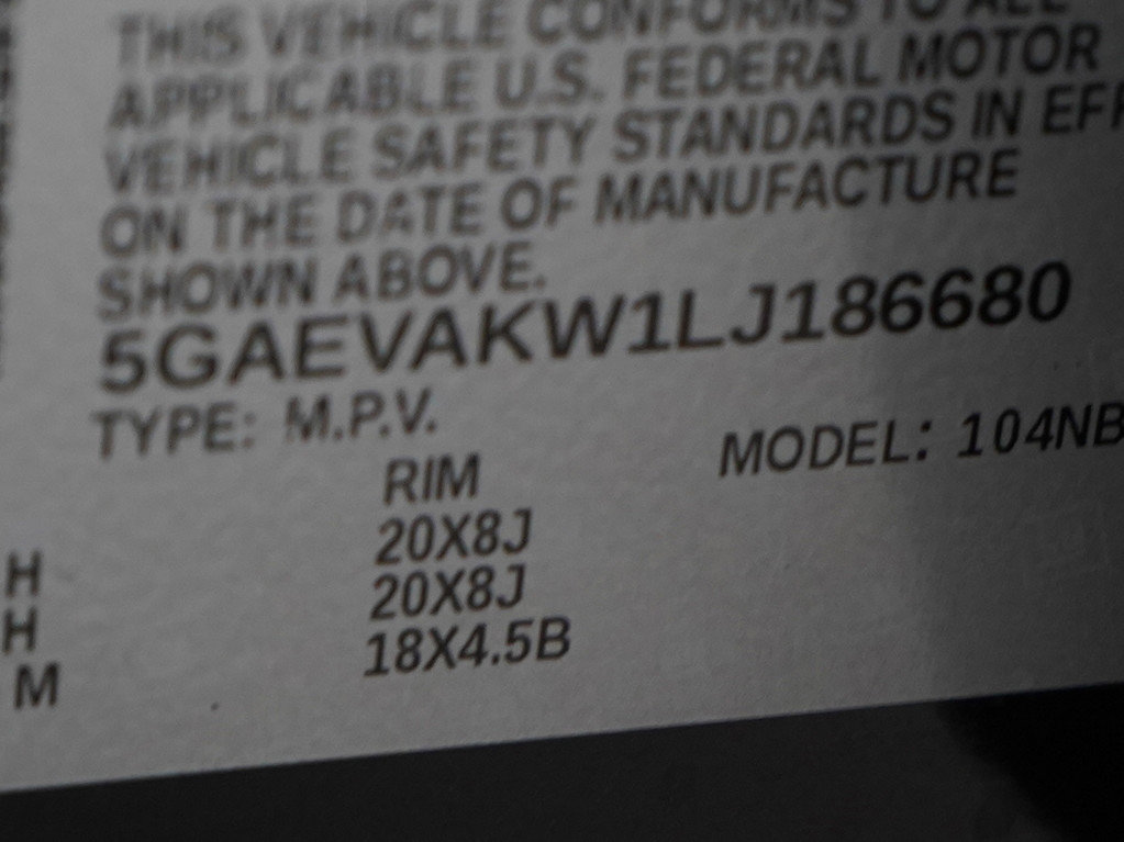 Used 2020 Buick Enclave Essence w/ Sound and Sites Package AWD/4WD image 32