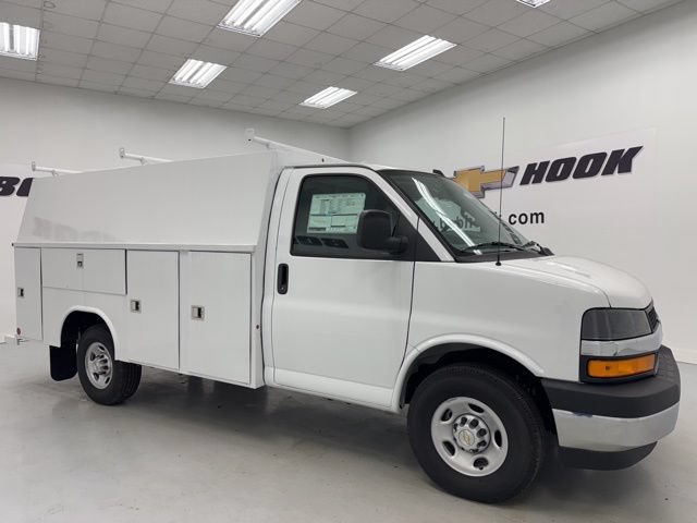 New 2025 Chevrolet Express 3500 w/ Power Convenience Package RWD image 3
