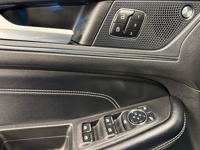 Used 2024 Jeep Compass Latitude w/ Sun and Sound Group image 53