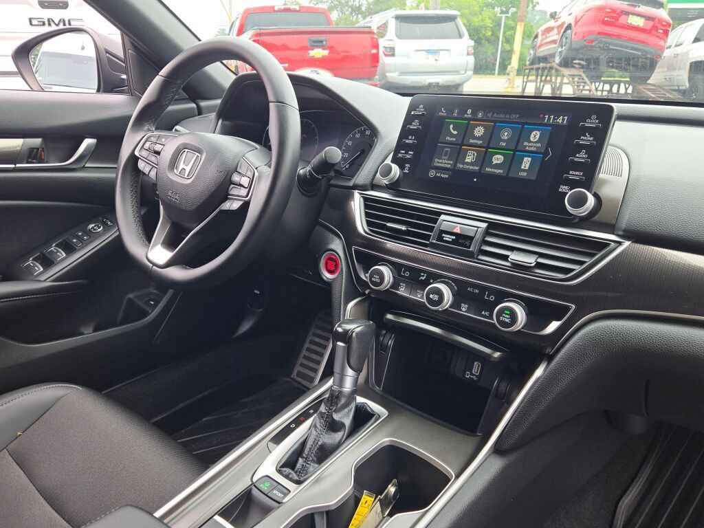 Used 2018 Honda Accord Sport image 8