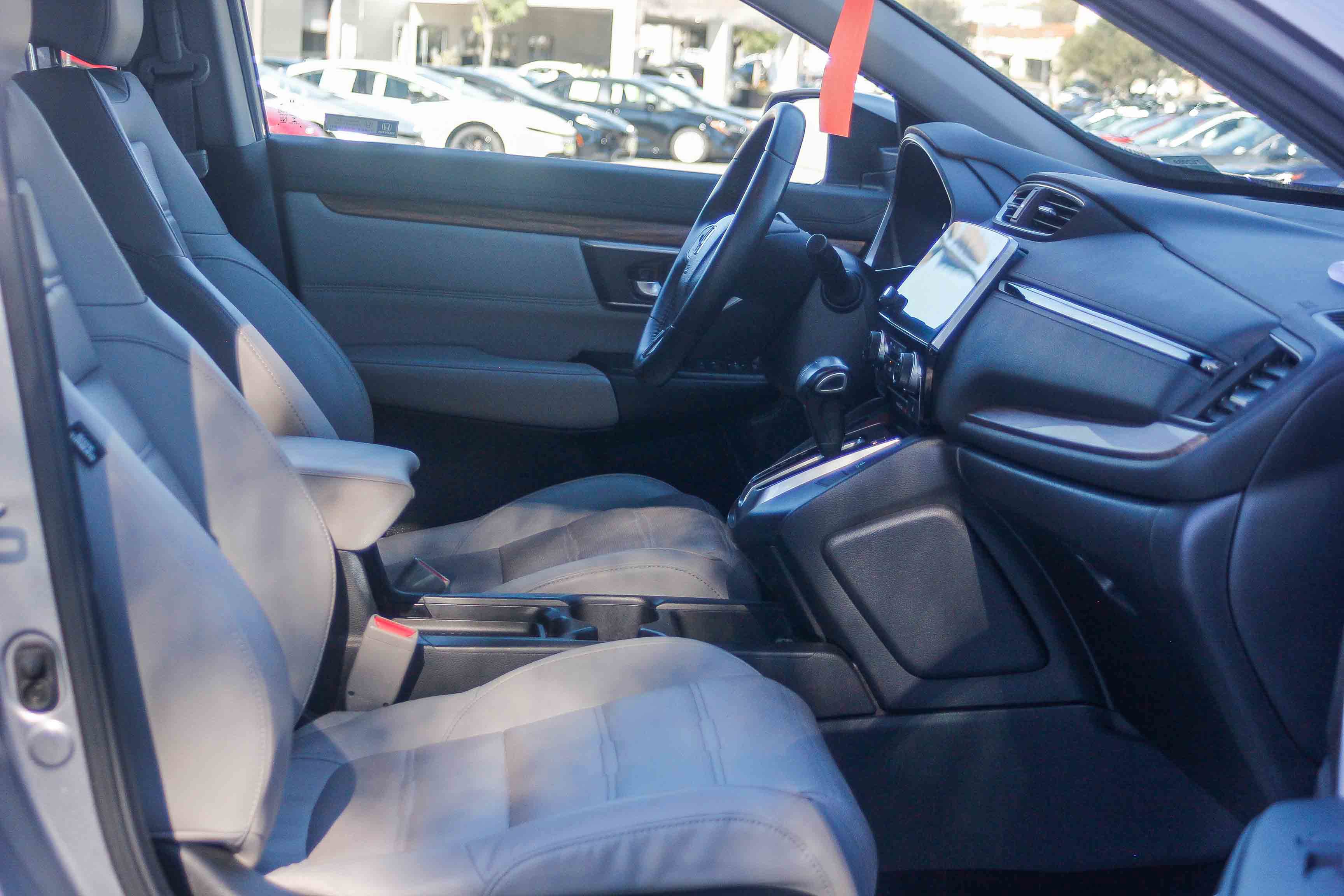 Used 2018 Honda CR-V Touring image 15