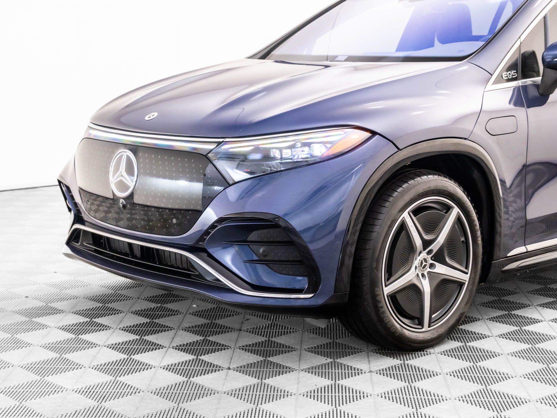 Certified 2023 Mercedes-Benz EQS 580 4MATIC SUV image 44