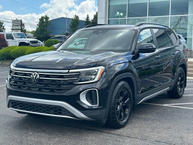Used 2024 Volkswagen Atlas Peak Edition SEL AWD/4WD image 4
