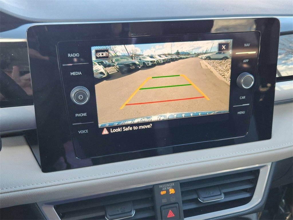 New 2025 Volkswagen Taos SEL image 13