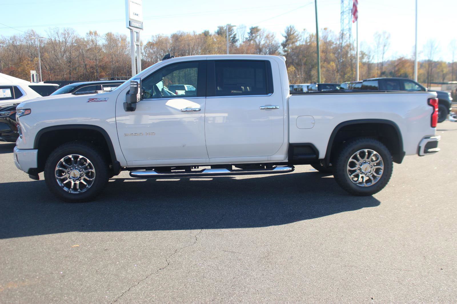 New 2025 Chevrolet Silverado 2500 LT w/ Z71 Chrome Sport Edition image 9