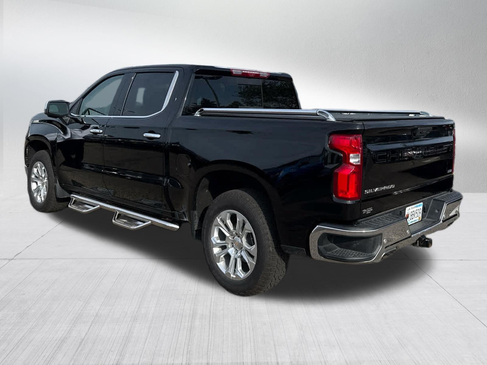 Used 2024 Chevrolet Silverado 1500 LTZ w/ LTZ Premium Package AWD/4WD image 5