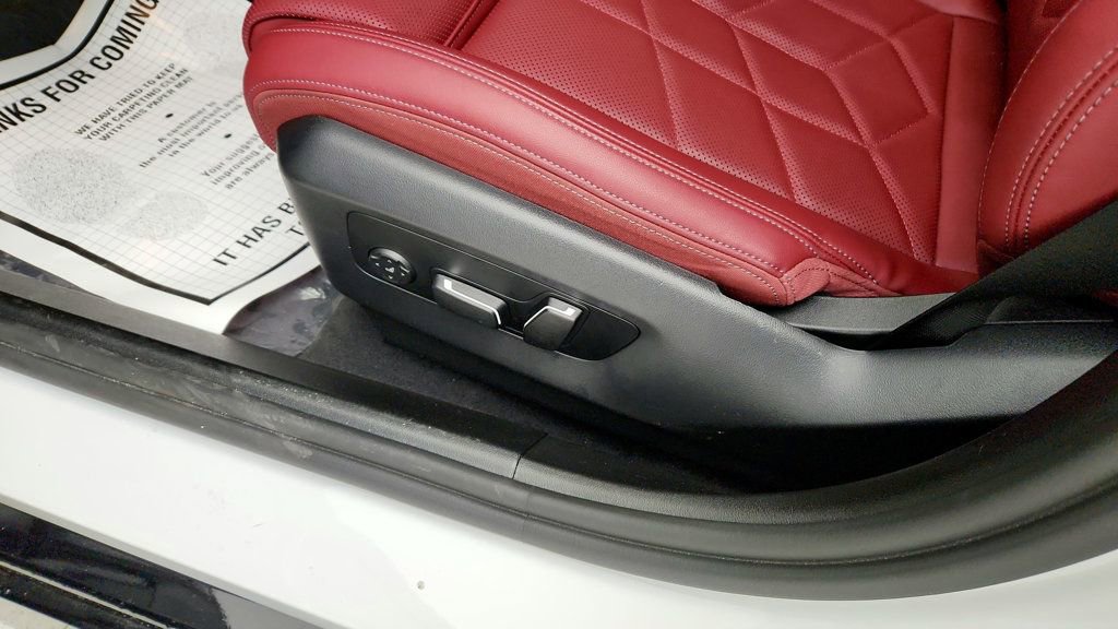 Used 2025 BMW i5 xDrive40 w/ M Sport Package image 12