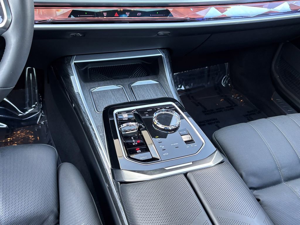 Certified 2023 BMW 760i xDrive image 31