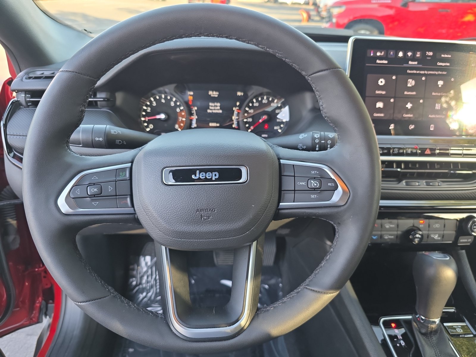 Used 2025 Jeep Compass Latitude w/ Altitude Special Edition AWD/4WD image 13