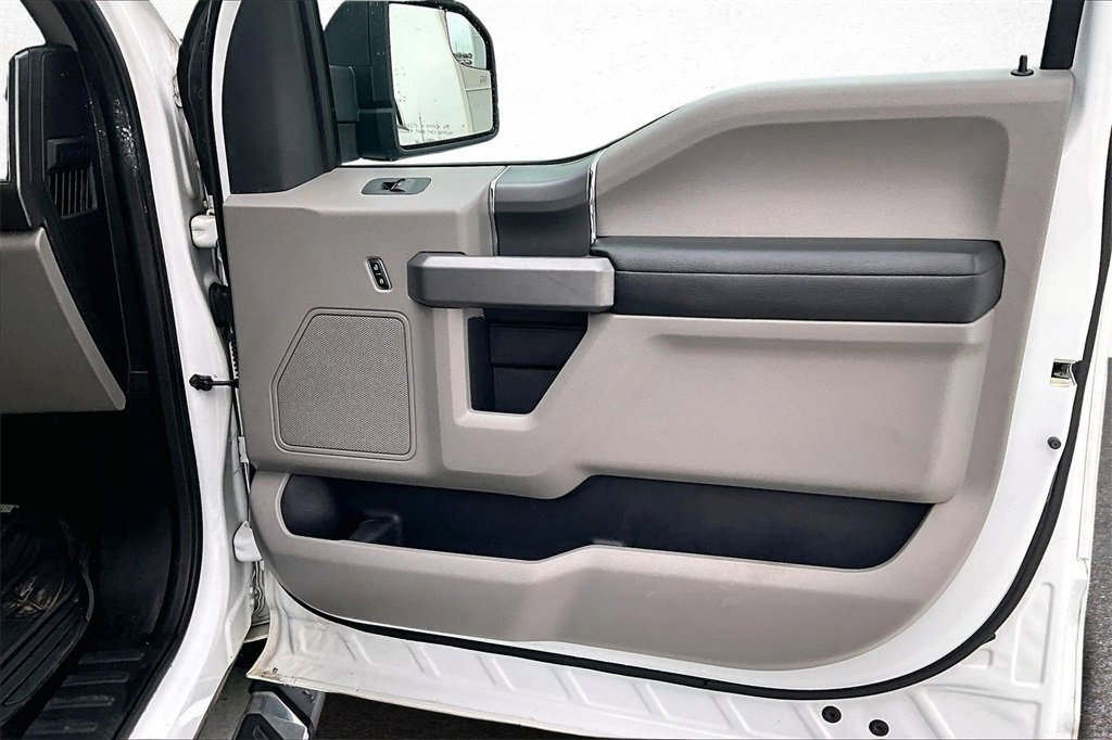 Used 2017 Ford F150 XLT w/ Equipment Group 302A Luxury image 30