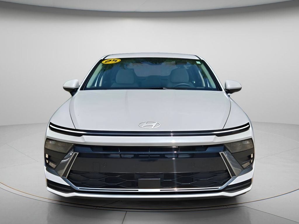 Used 2025 Hyundai Sonata SE FWD image 5