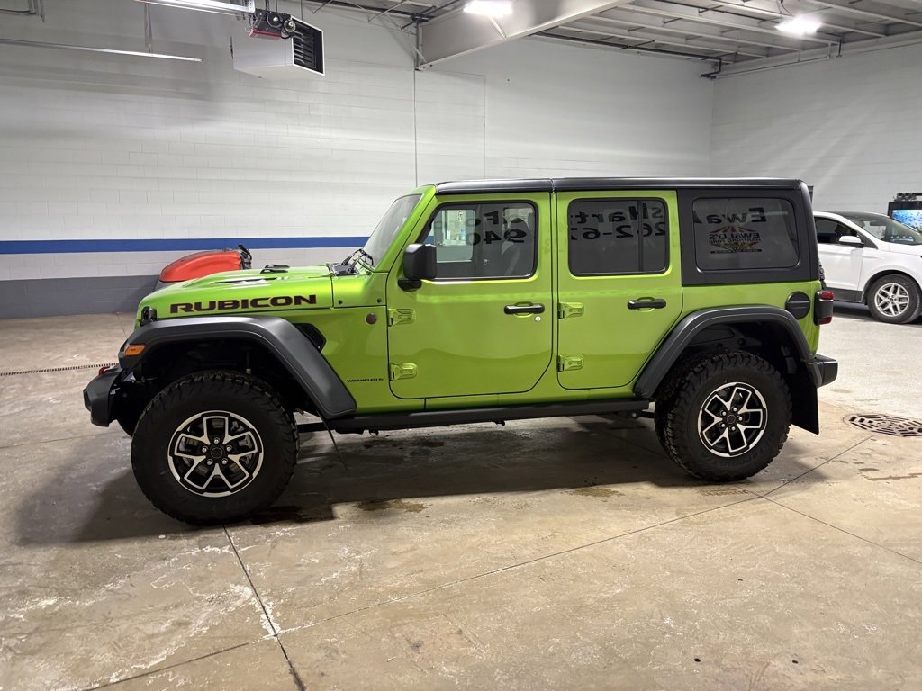 Used 2025 Jeep Wrangler Rubicon w/ Technology Group image 5