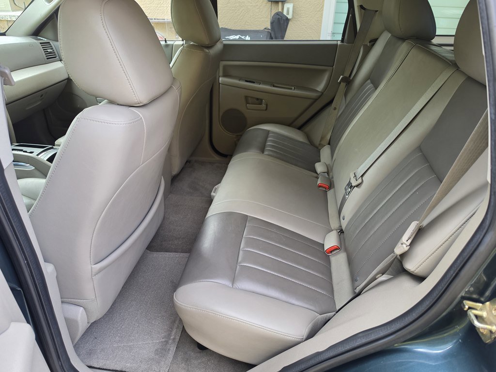 Used 2005 Jeep Grand Cherokee Laredo RWD image 32
