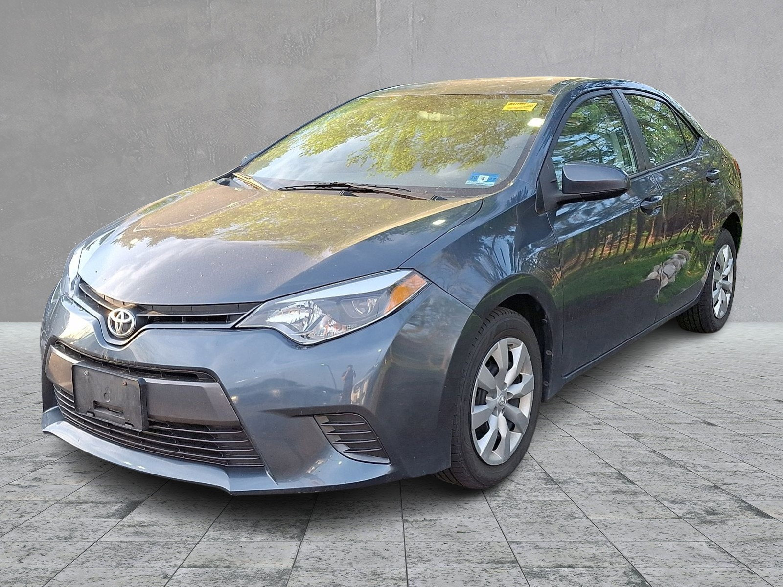 Used 2016 Toyota Corolla LE FWD image 1