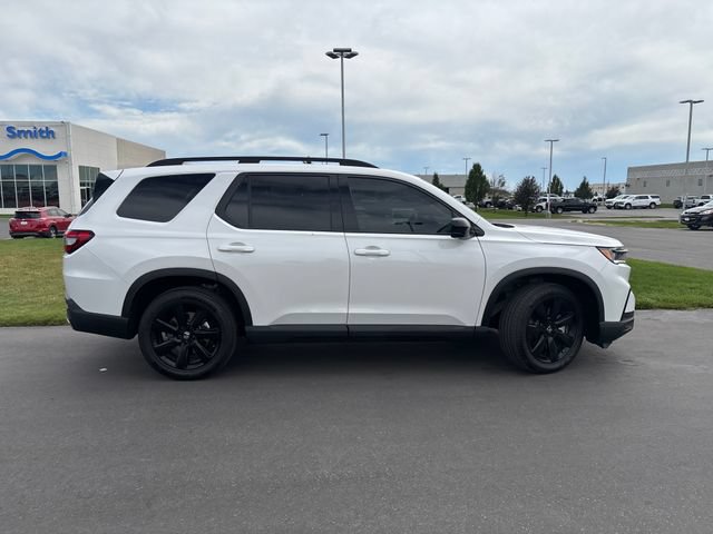 Used 2025 Honda Pilot Black Edition image 2
