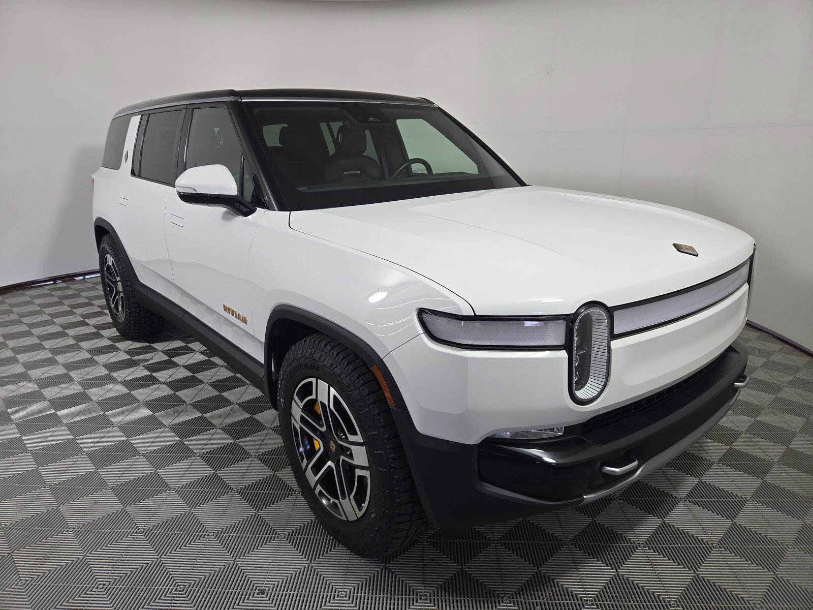 Used 2022 Rivian R1S Launch Edition image 7
