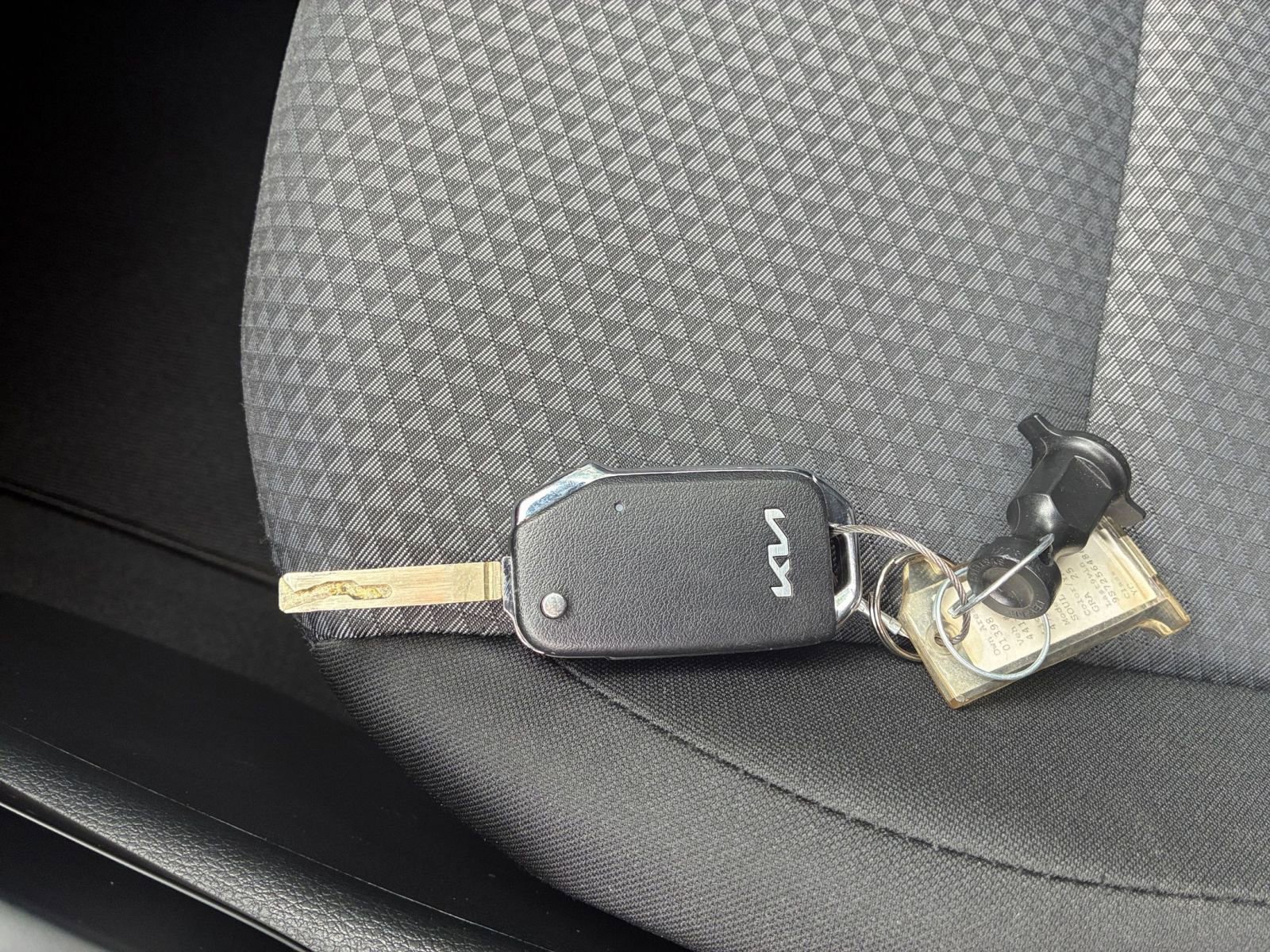 Used 2025 Kia Soul LX w/ LX Technology Package FWD image 22