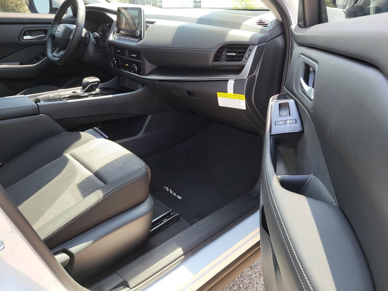 New 2026 Nissan Rogue SV image 10