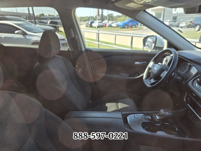 Used 2025 Nissan Rogue SV FWD image 10