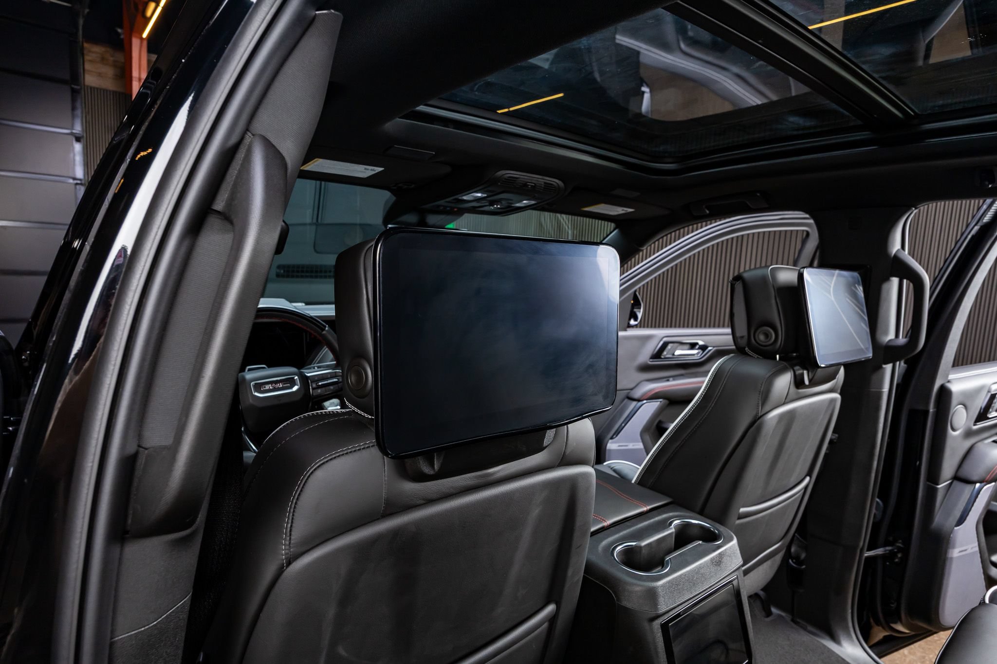 Used 2025 GMC Yukon XL AT4 Ultimate AWD/4WD image 35