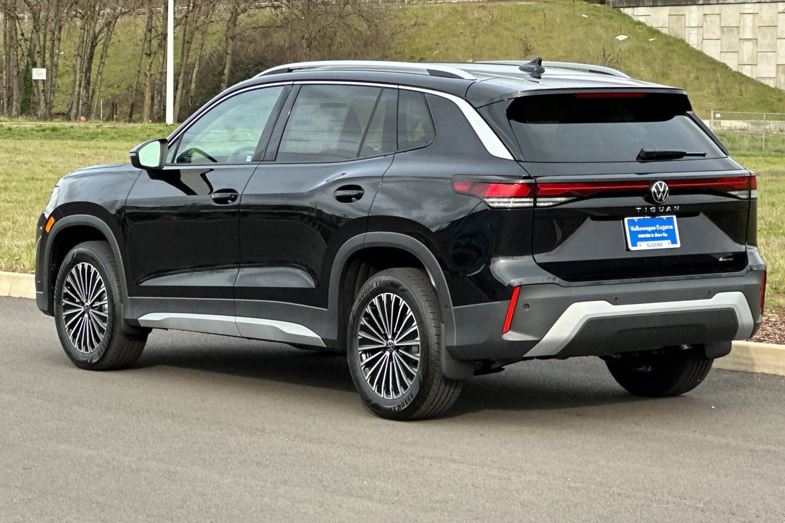 New 2026 Volkswagen Tiguan S AWD/4WD image 5