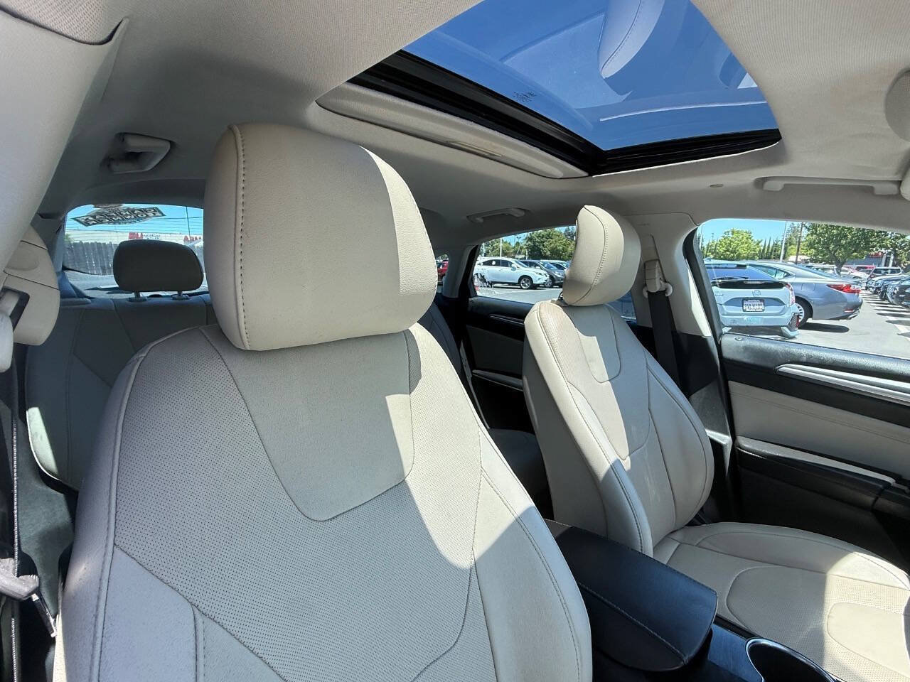 Used 2014 Ford Fusion Titanium FWD image 17