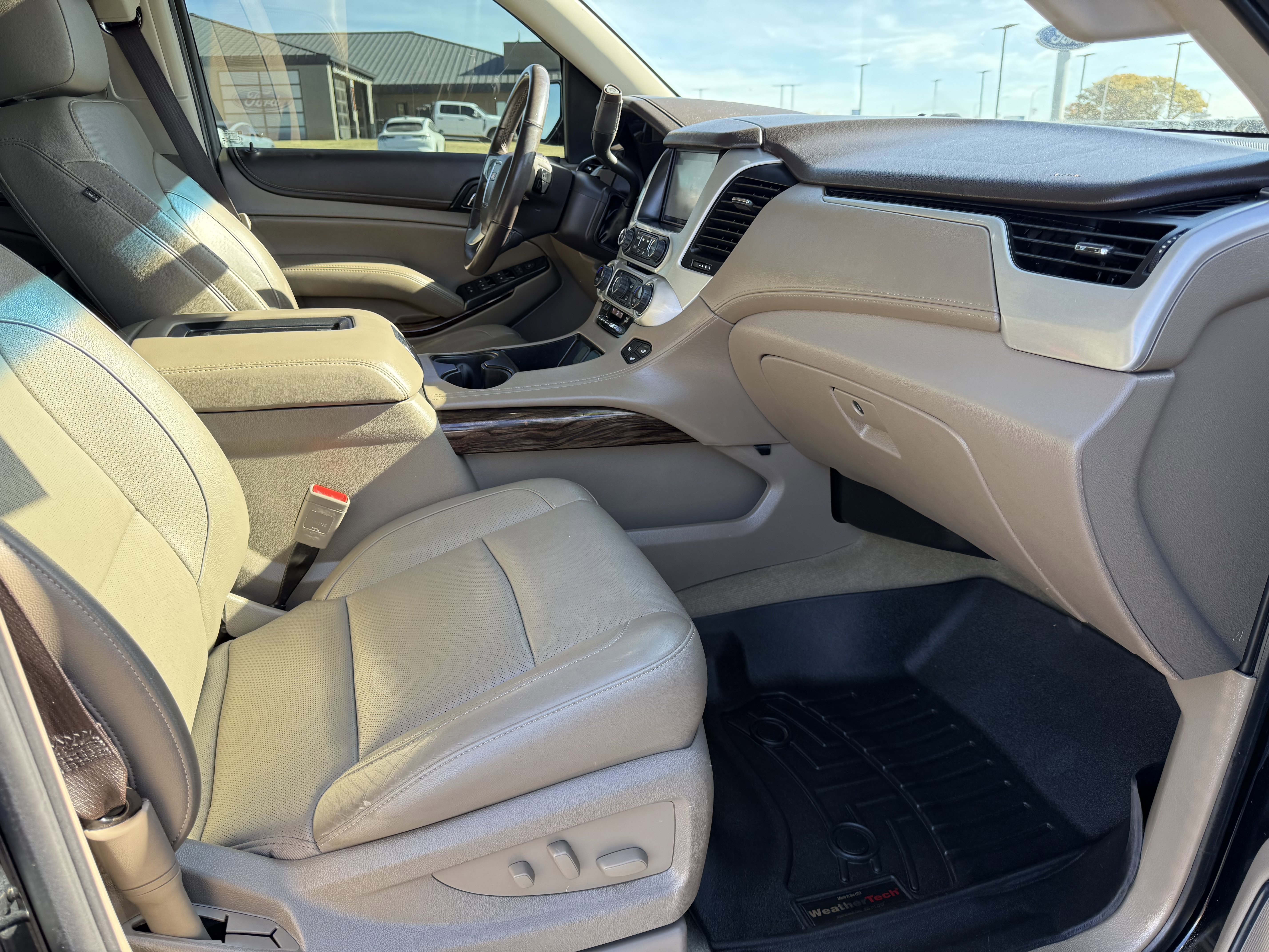 Used 2017 GMC Yukon SLT w/ Premium Edition image 10