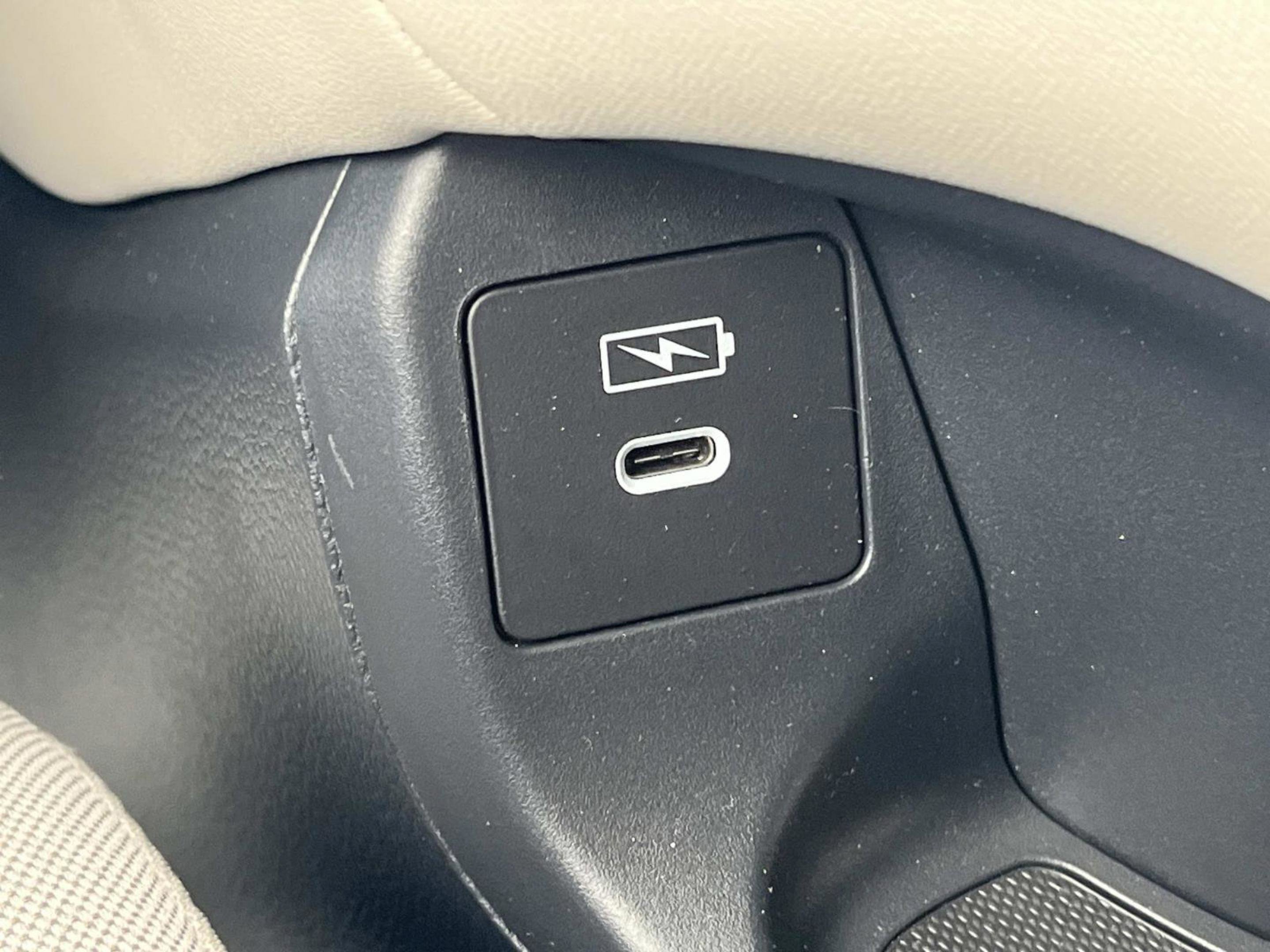 Used 2025 Honda HR-V LX image 33