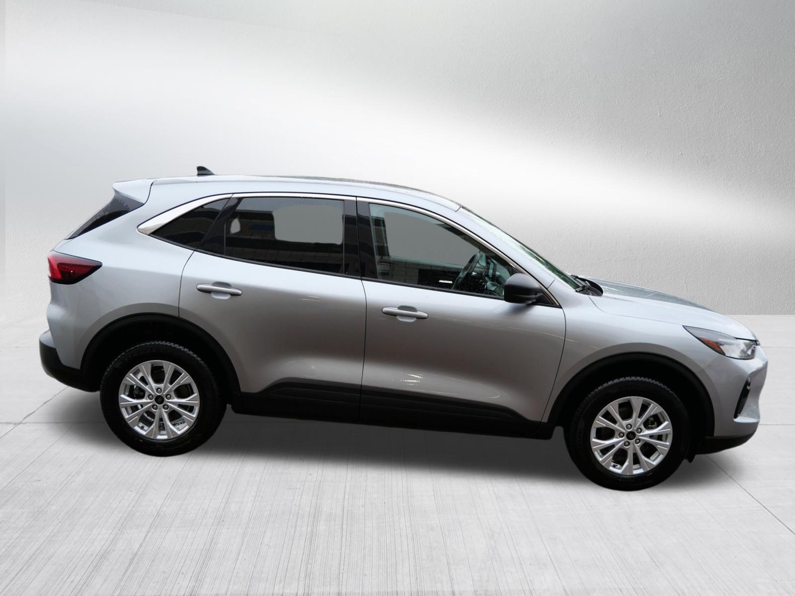 Certified 2024 Ford Escape Active AWD/4WD image 8