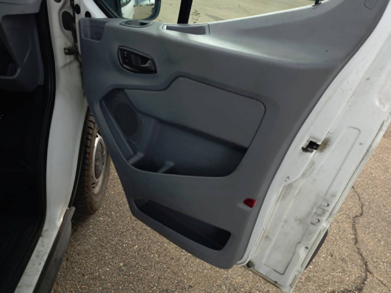 Used 2018 Ford Transit 250 148 Low Roof RWD image 30
