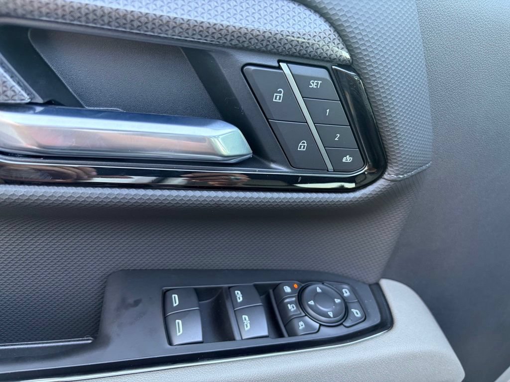 New 2026 Chevrolet Silverado 2500 ZR2 AWD/4WD image 15