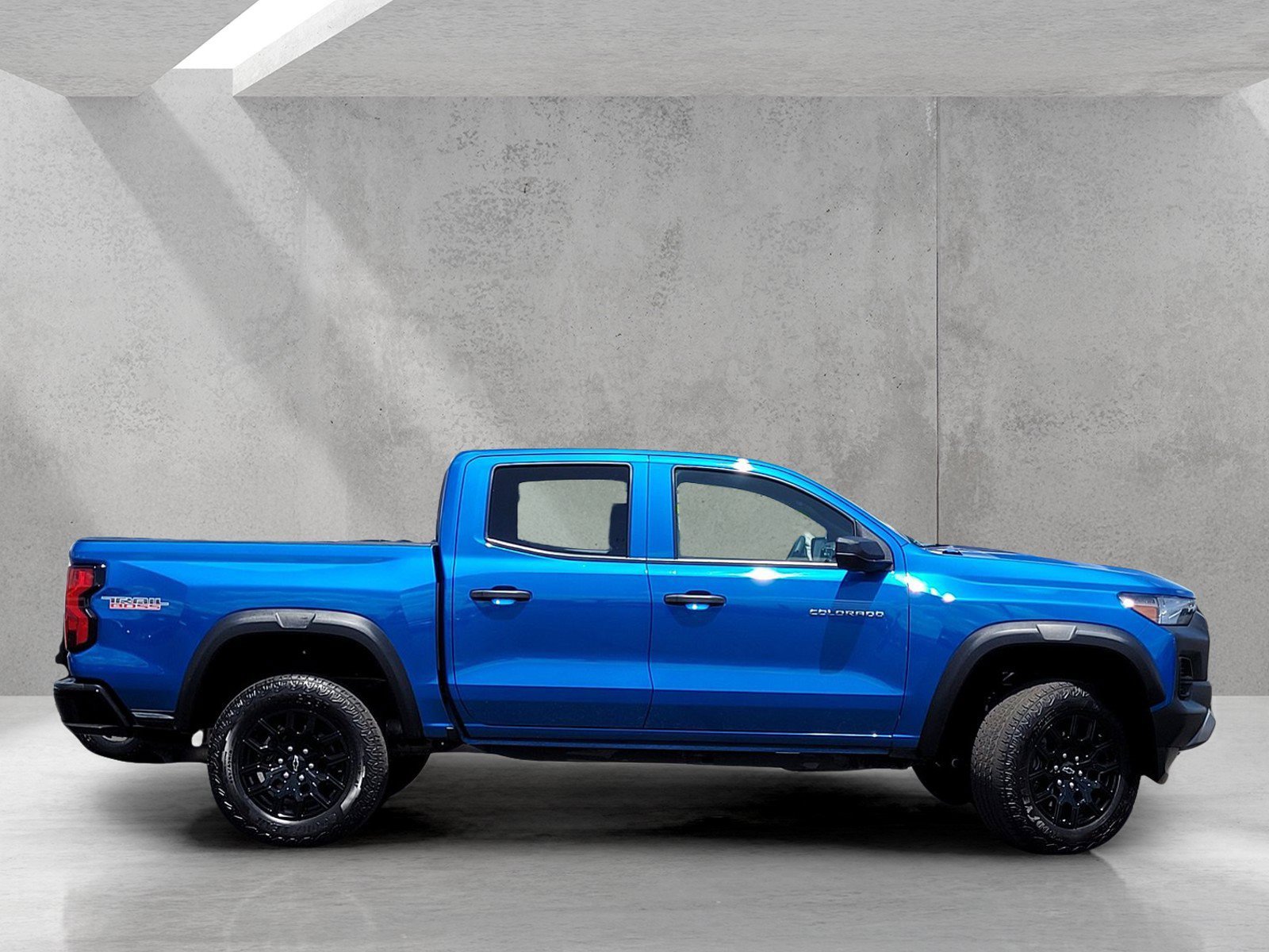 Used 2023 Chevrolet Colorado Trail Boss w/ Advanced Trailering Package AWD/4WD image 4