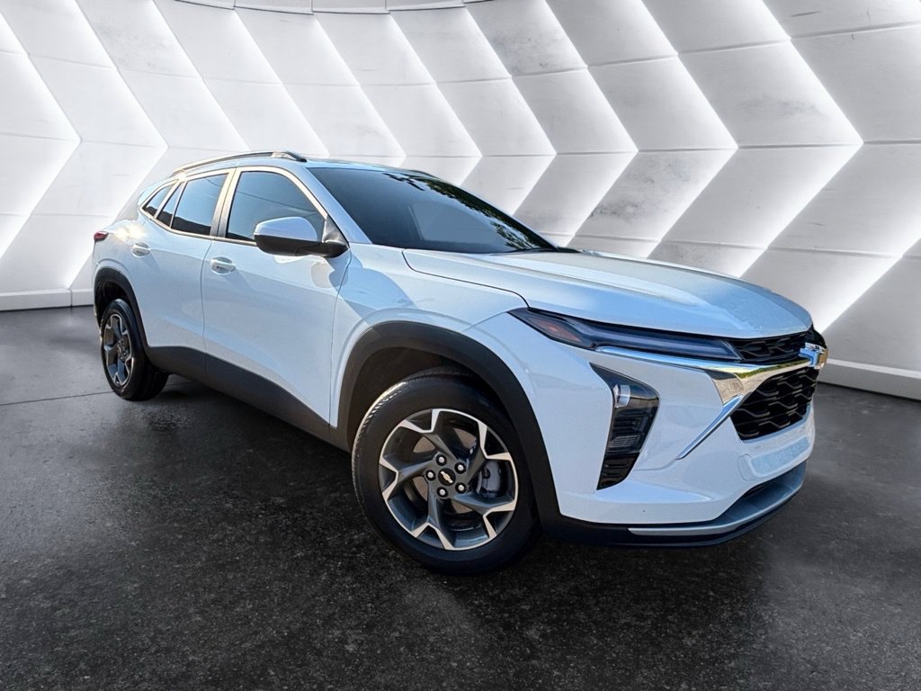 Used 2026 Chevrolet Trax LT FWD image 5