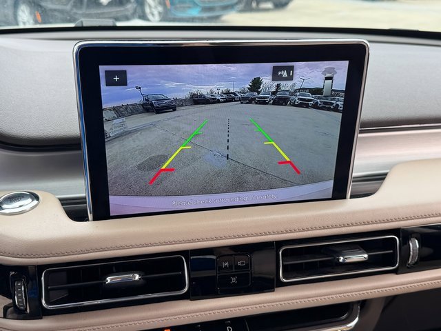 Used 2022 Lincoln Aviator AWD w/ Premium Package image 28