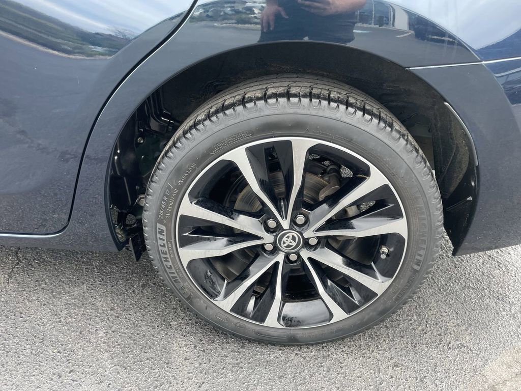 Used 2018 Toyota Corolla SE w/ Carpet Mat Package (TMS) FWD image 8