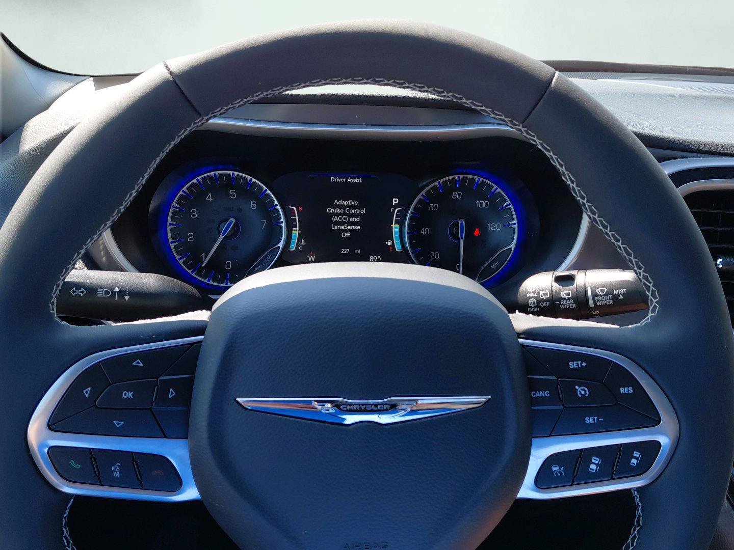 New 2026 Chrysler Pacifica Select AWD/4WD image 43
