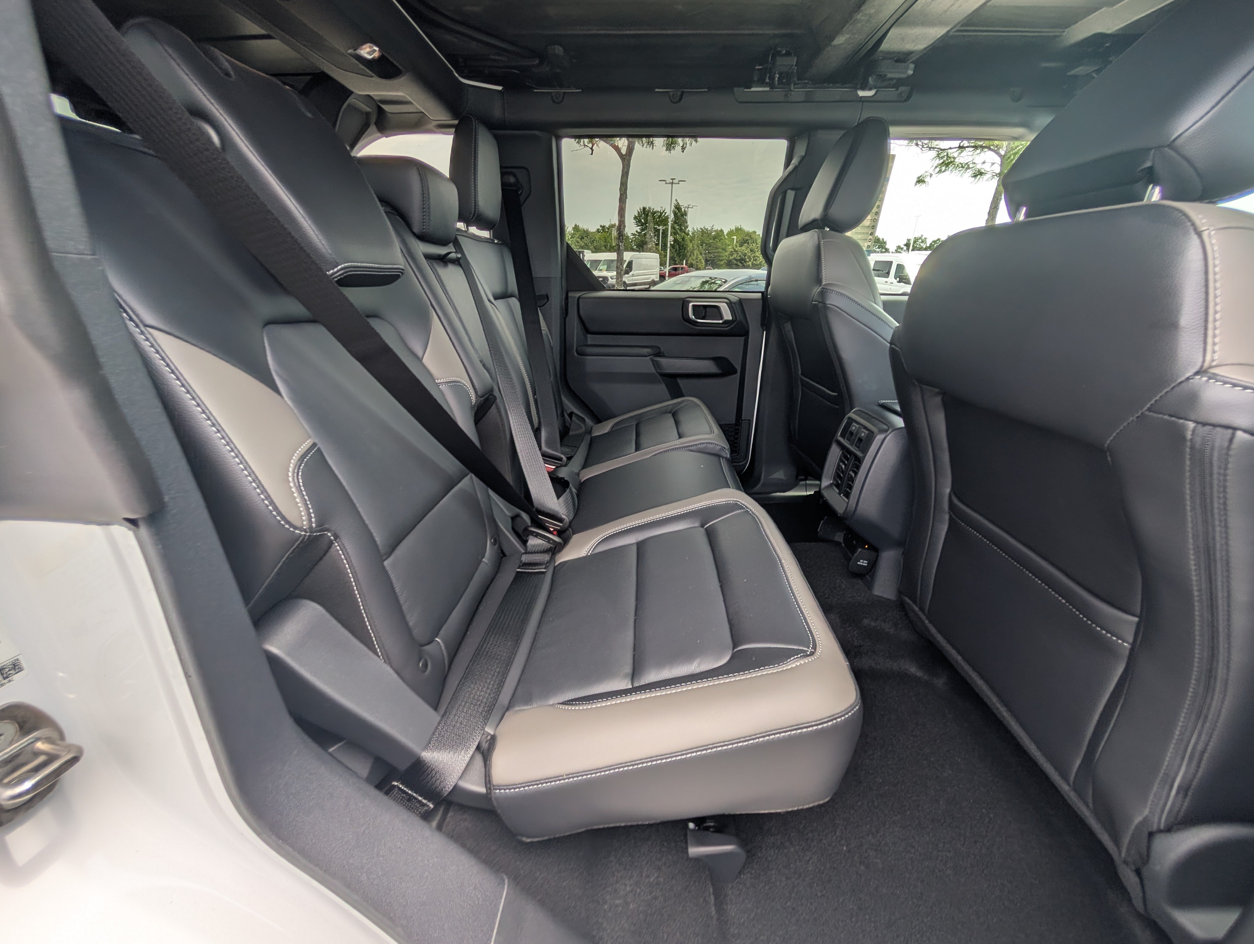 New 2026 Ford Bronco Outer Banks AWD/4WD image 7