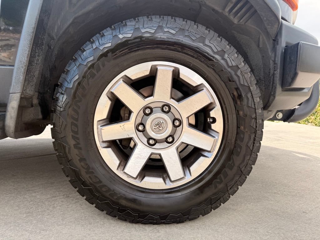 Used 2014 Toyota FJ Cruiser 4WD w/ Upgrade Package image 32