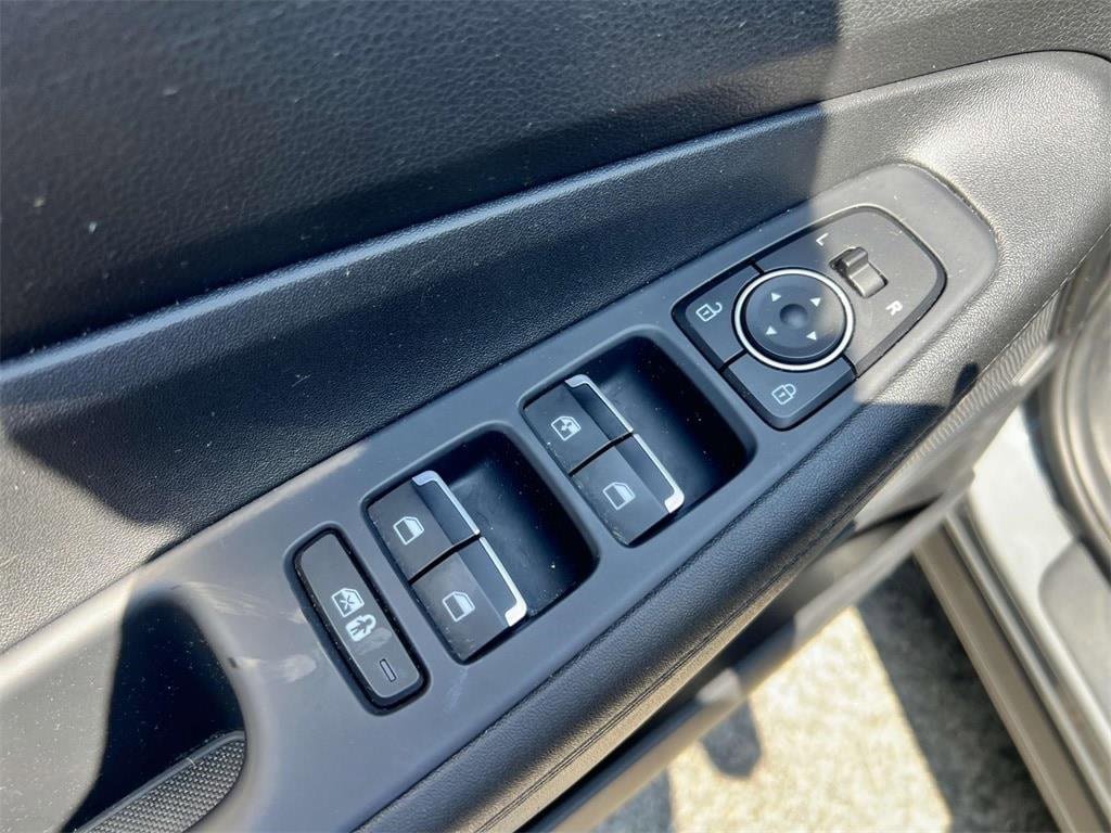 Used 2023 Hyundai Santa Fe SE image 17