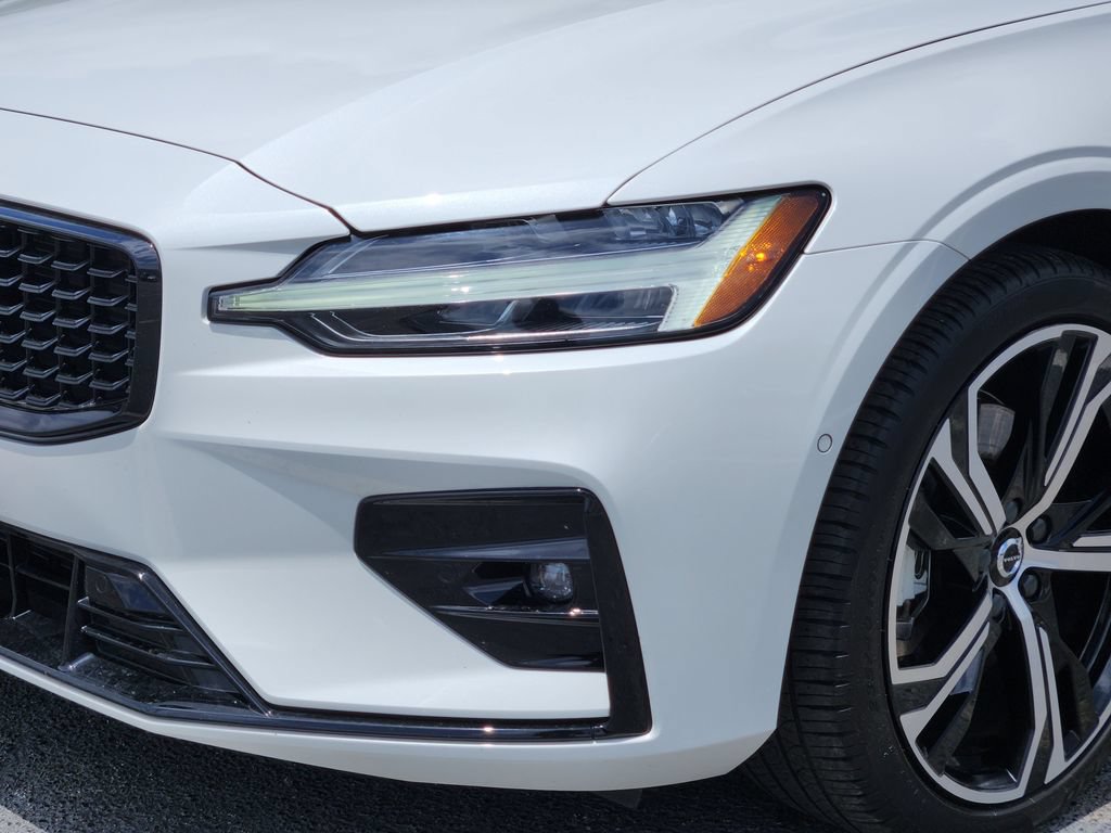 Used 2024 Volvo S60 B5 Plus AWD/4WD image 8