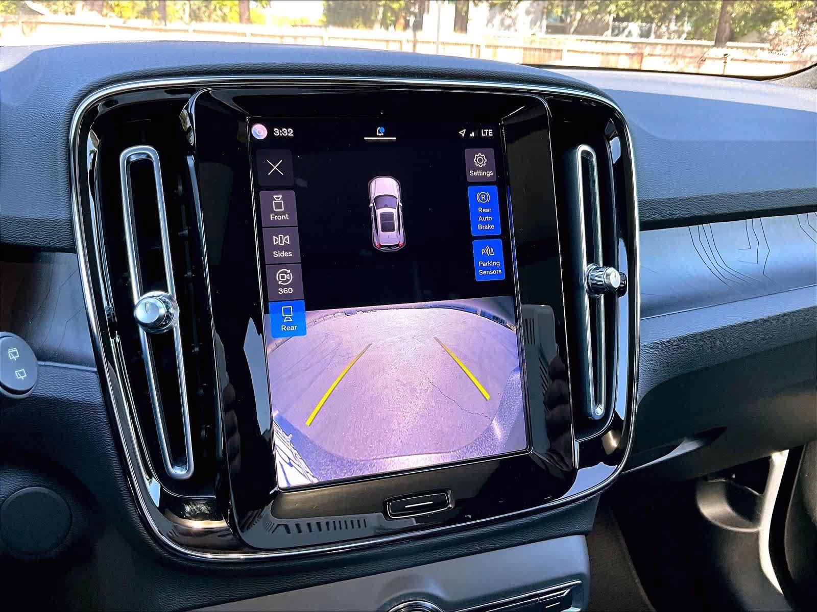 Used 2023 Volvo XC40 Recharge Ultimate AWD/4WD image 17
