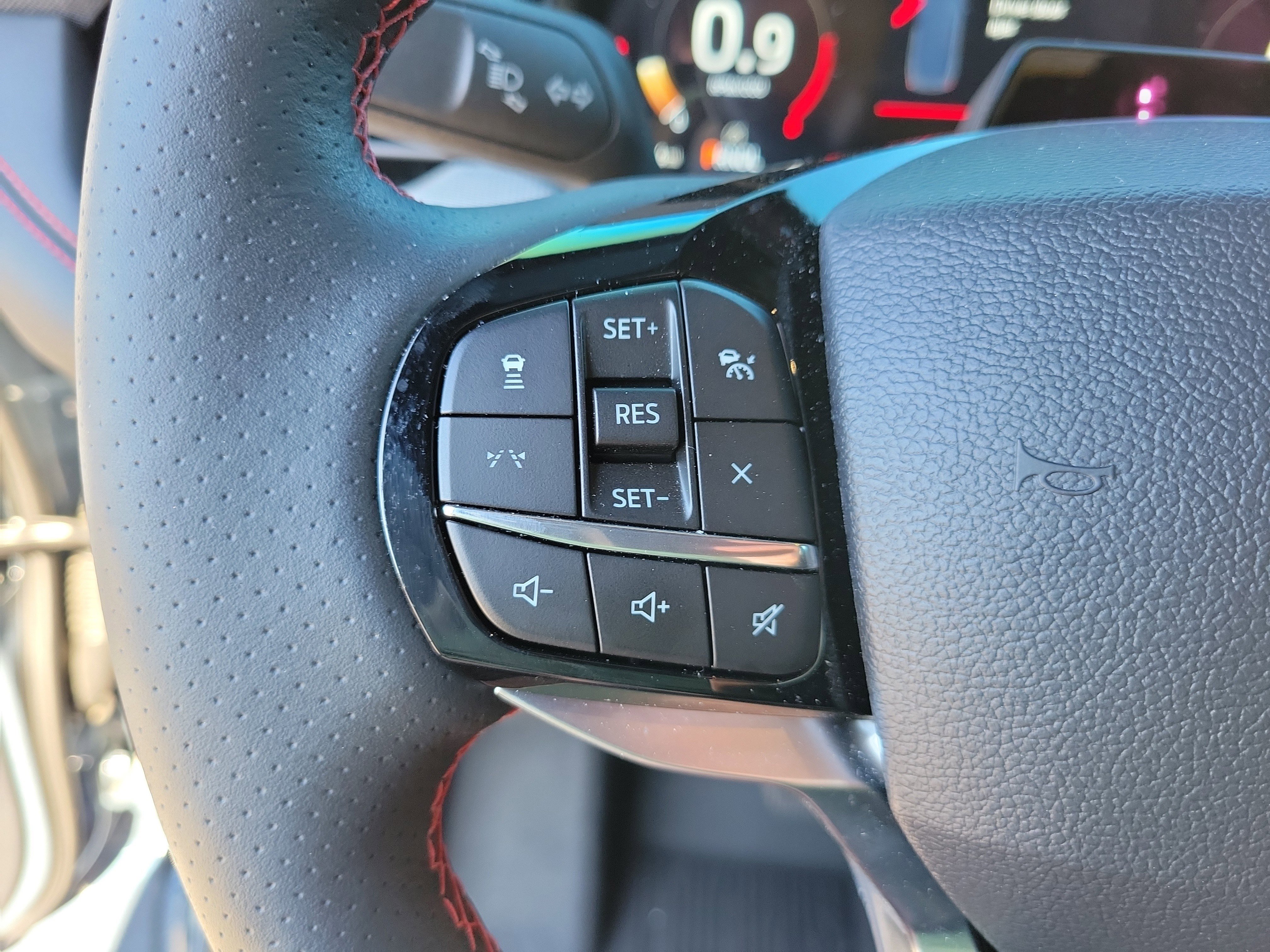 Used 2025 Ford Explorer ST-Line AWD/4WD image 21