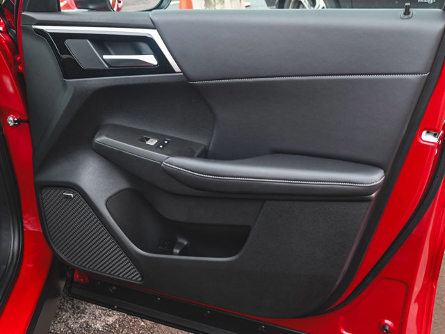 New 2025 Mitsubishi Outlander SE image 11