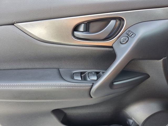 Used 2017 Nissan Rogue Sport S w/ S Appearance Package FWD image 19