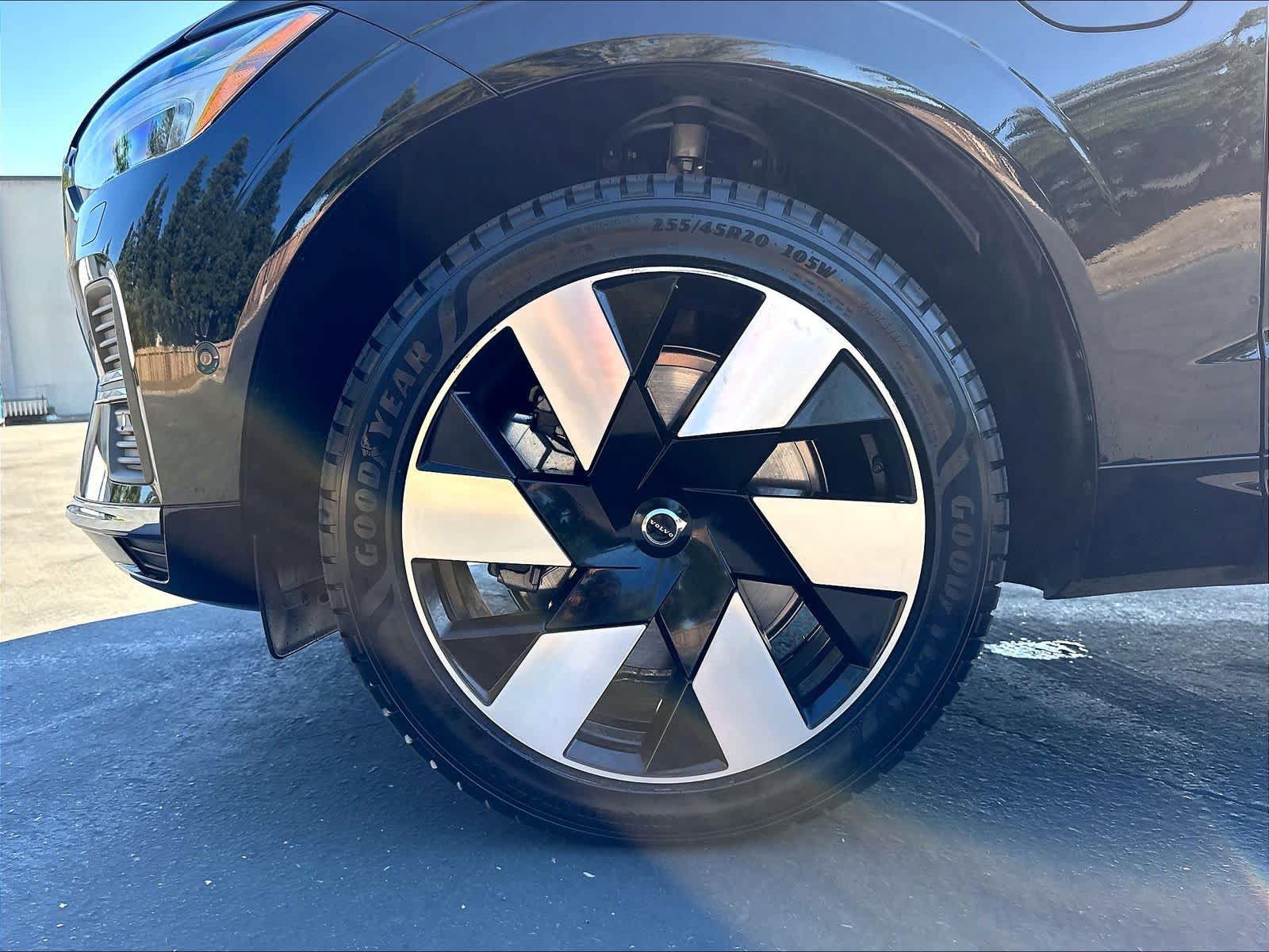 Used 2023 Volvo XC60 T8 Plus AWD/4WD image 12