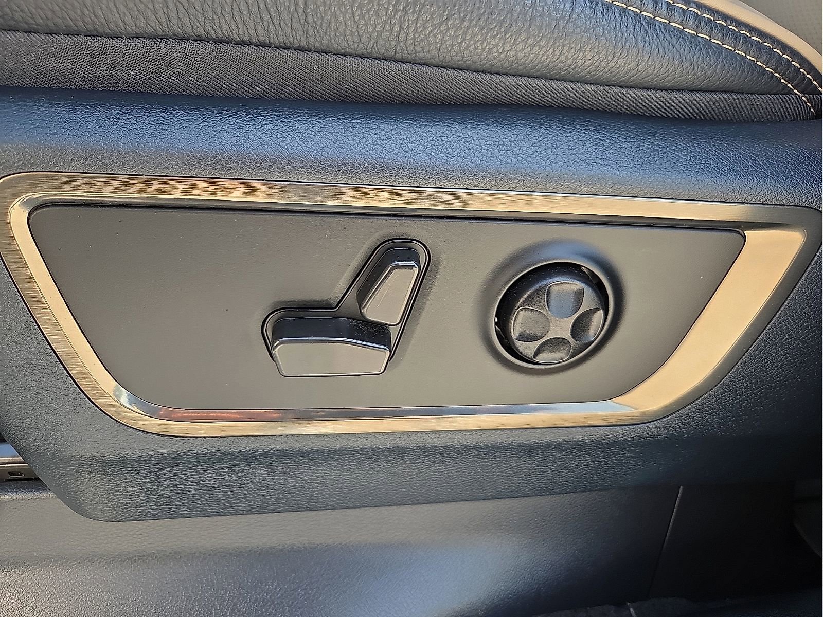 Used 2021 RAM 1500 Limited image 15
