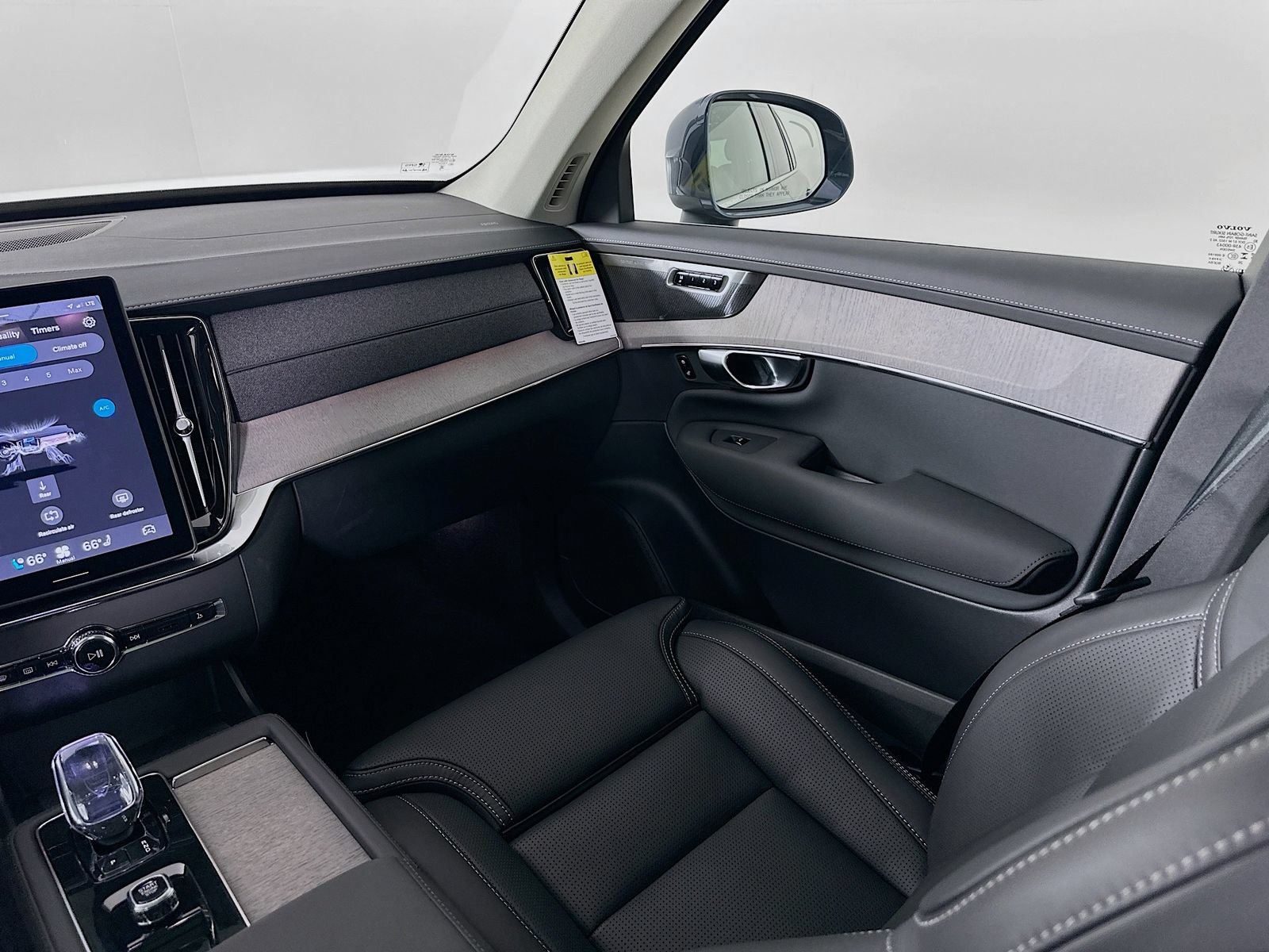 New 2026 Volvo XC90 B6 Ultra w/ Protection Package Premier AWD/4WD image 23