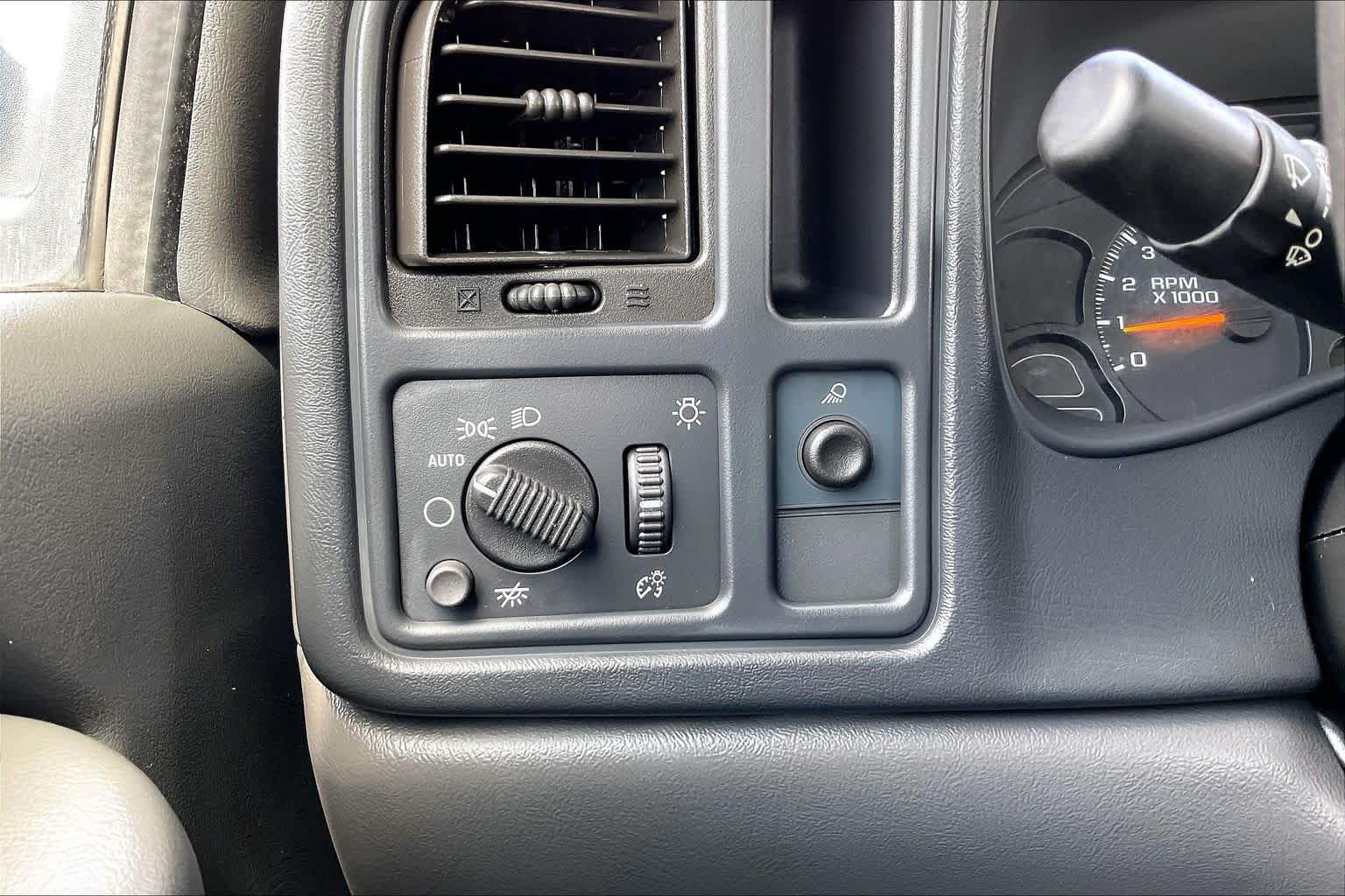 Used 2006 Chevrolet Silverado 1500 W/T RWD image 29