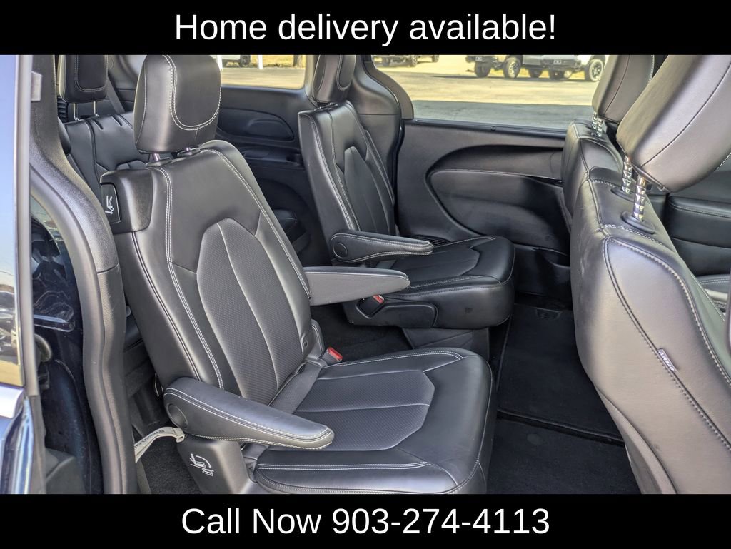 Used 2025 Chrysler Pacifica Select image 29