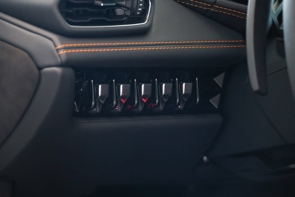 Used 2024 Lamborghini Huracan Tecnica RWD image 41